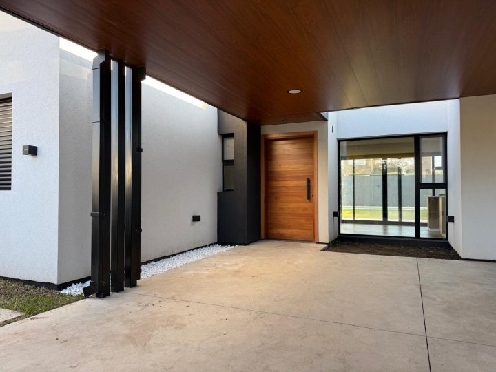 Casas - Funes - Venta