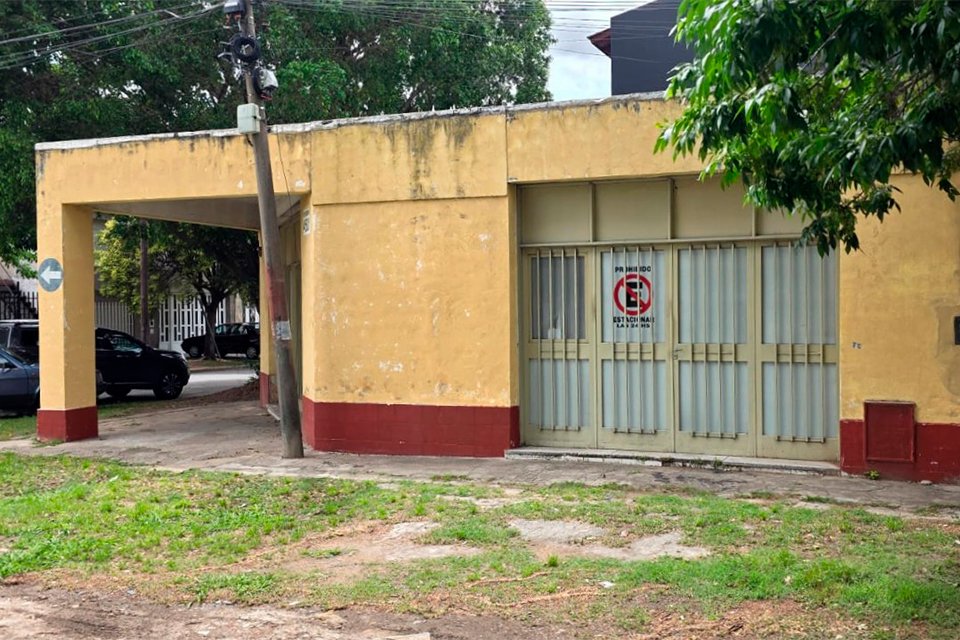 Frente sobre Pueyrredón - 2 de 10