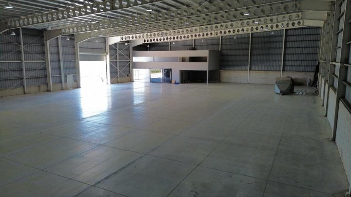 Galpones / Depósitos - Alvear - Venta