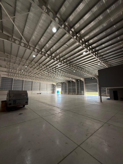 Galpones / Depósitos - Alvear - Venta