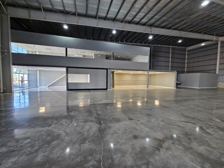 Galpones / Depósitos - Alvear - Venta