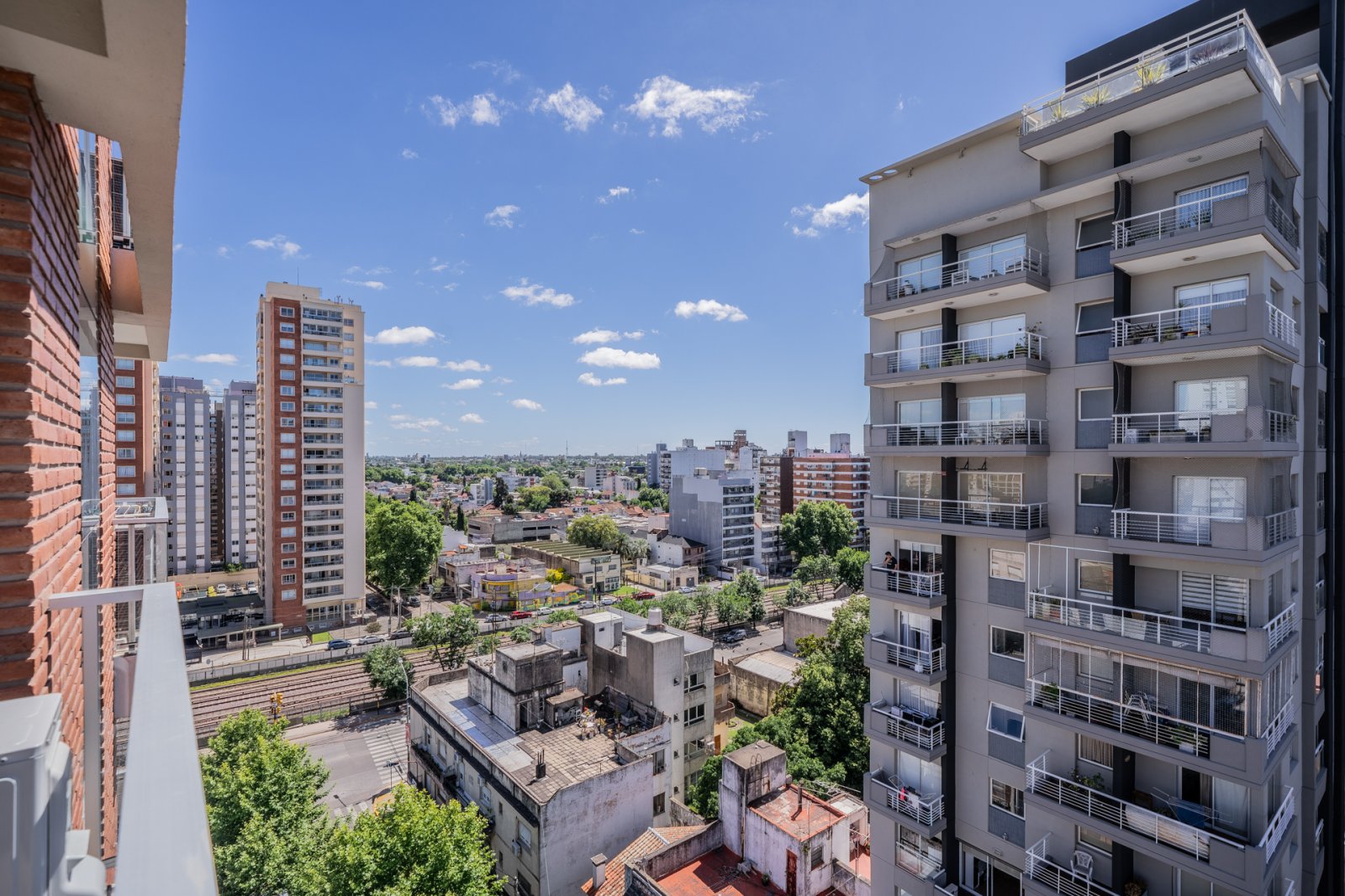 ULTIMA UNIDAD-SEMIPISO 3 AMBIENTES CON COCHERA-APTO CREDITO- A ESTRENAR-PISO 10 Y COCHERA — foto 2
