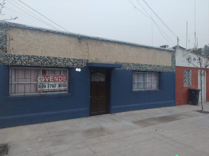 Casa en venta con excelente terreno | AINA - Agentes Inmobiliarios ...