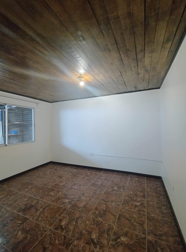 Casa en venta con excelente terreno | AINA - Agentes Inmobiliarios ...