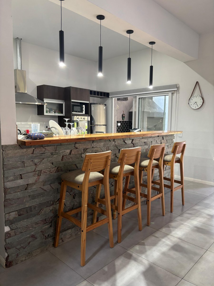 COCINA CON BARRA DESAYUNADORA - 7 de 15