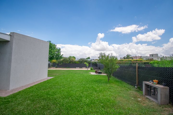 Casas - Funes - Venta