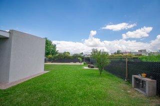 Casas - Funes - Venta