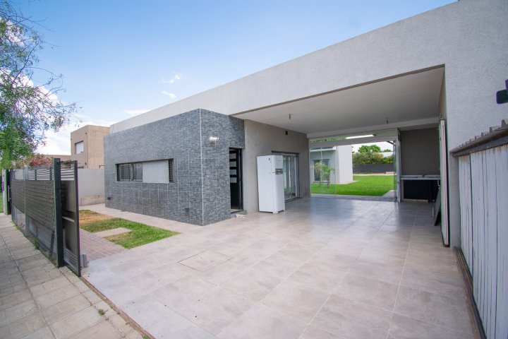 Casas - Funes - Venta