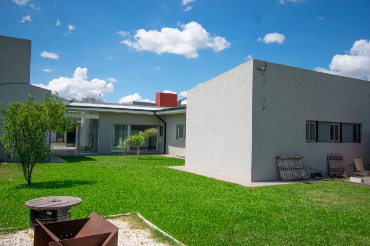 Casas - Funes - Venta
