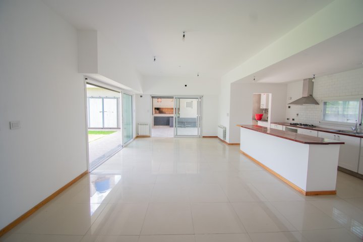 Casas - Funes - Venta