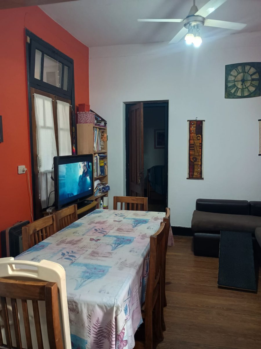 CASA DE PASILLO DE DOS DORMITORIOS, EN BARRIO ABASTO. - 6