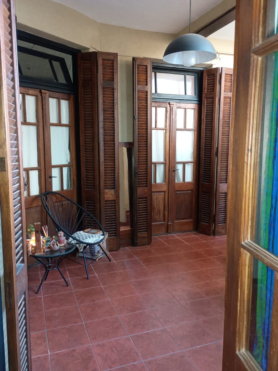 CASA DE PASILLO DE DOS DORMITORIOS, EN BARRIO ABASTO. - 3