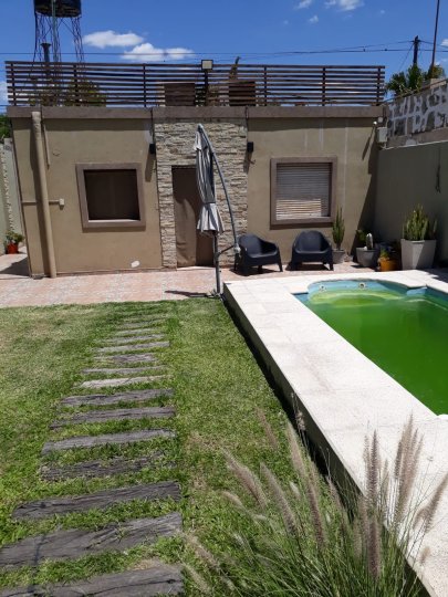 Casas - Rosario -  Alquiler