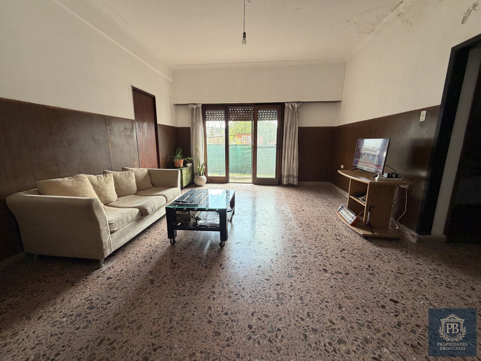 VENTA PH 4 Ambientes con Balcón, Terraza y Quincho – Sarandí, Avellaneda