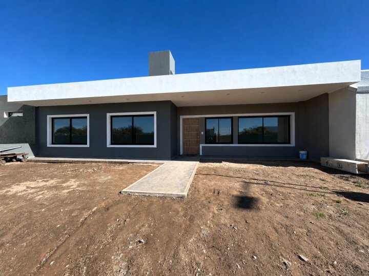 Casa En Venta 3d 2b Rincones De Manantiales - Con Losa Radiante