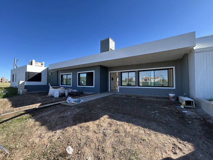 Casa En Venta 3d 2b Rincones De Manantiales - Con Losa Radiante