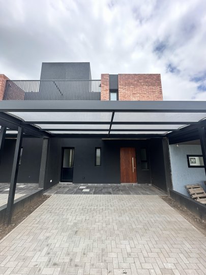 Duplex En Venta En Terrazas De Manantiales 2d 2b - A Estrenar!