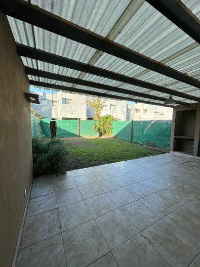Casas - Rosario -  Alquiler