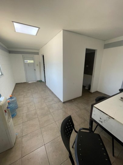 Galpones / Depósitos - Alvear -  Alquiler