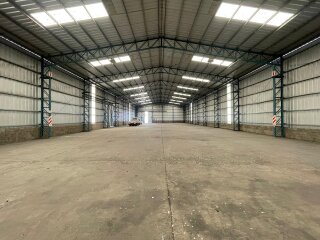 Galpones / Dep�sitos - Alvear -  Alquiler