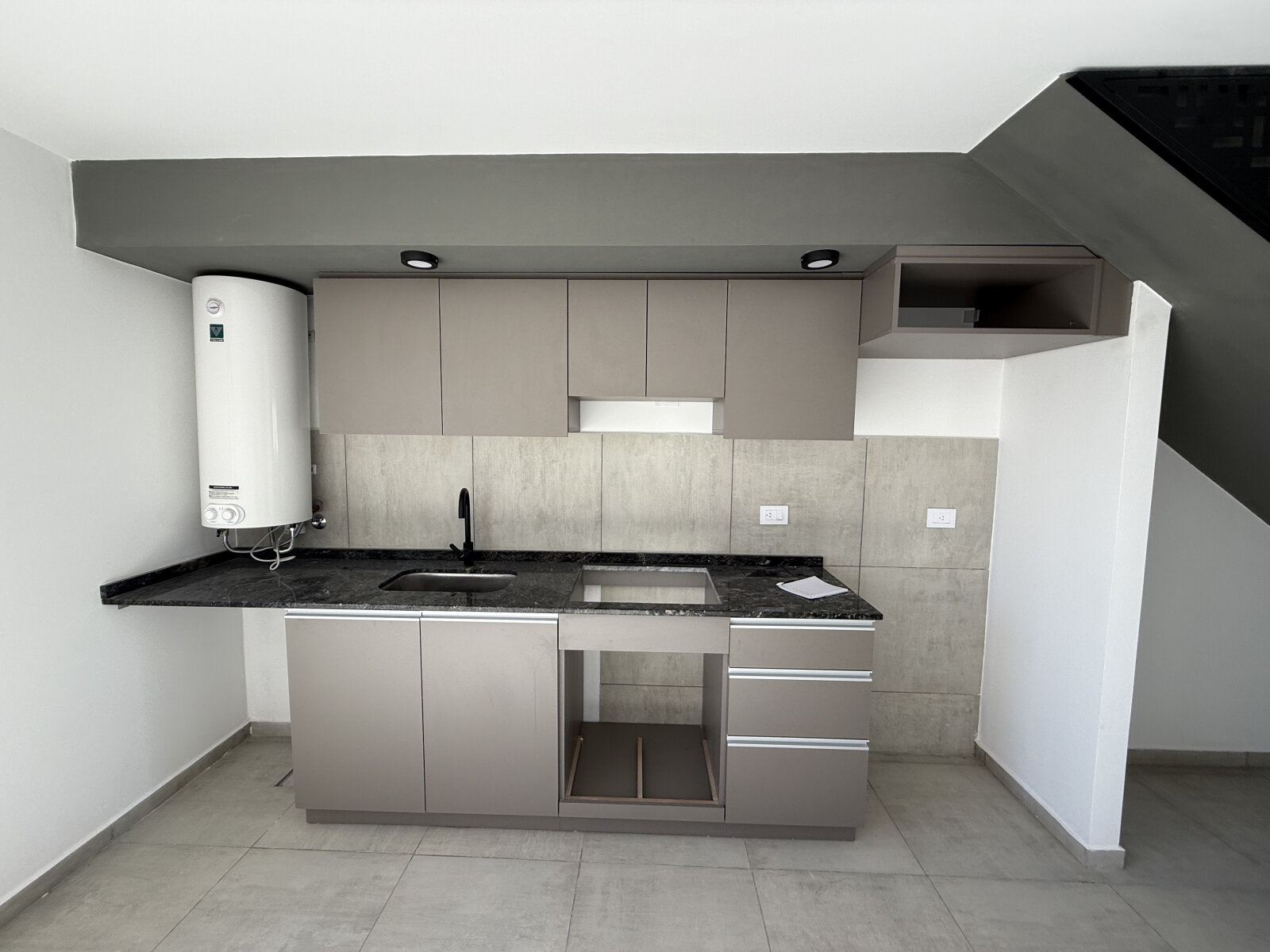 Venta departamento duplex 1 dormitorio y 1 escritorio en Alberdi - Imagen 3