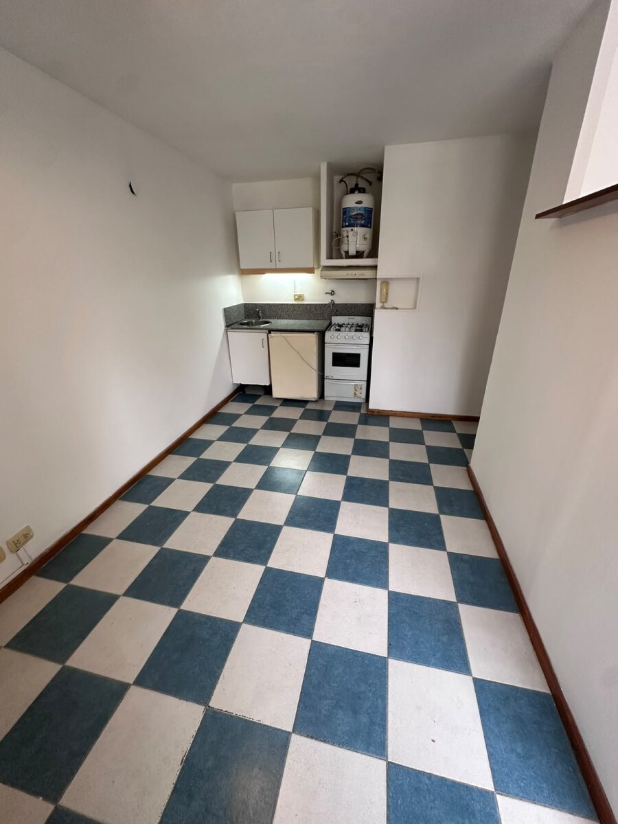 VENTA MONOAMBIENTE DIVIDIDO PICHINCHA - 16