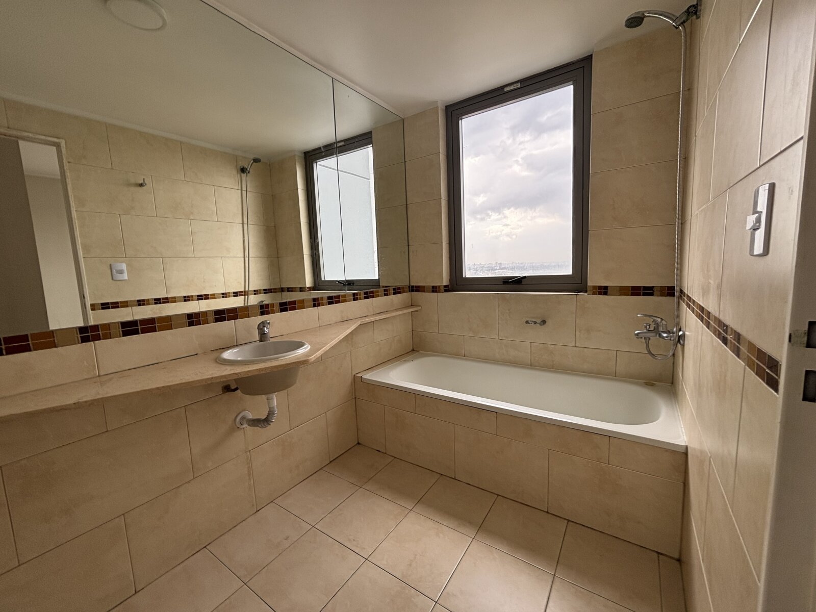 Espectacular 3 Ambientes Full Amenities y Cochera Opcional | Piso Alto con Vista Panorámica y Balcón Aterrazado - 7