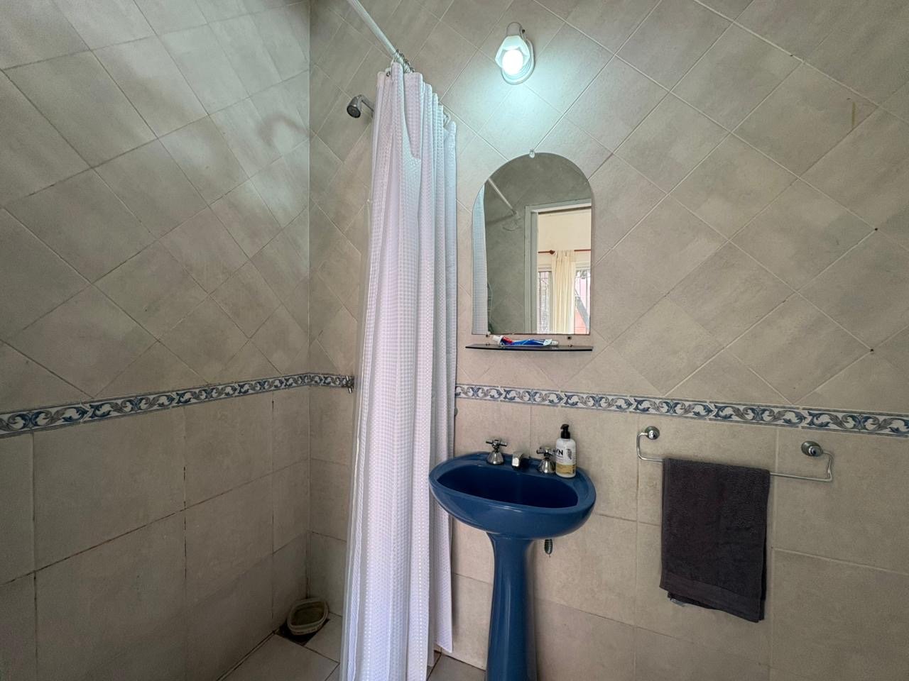 Venta casa de pasillo único 1 dormitorio en Refinerias. — foto 2