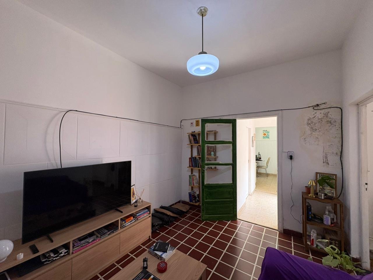 Venta casa de pasillo único 1 dormitorio en Refinerias.