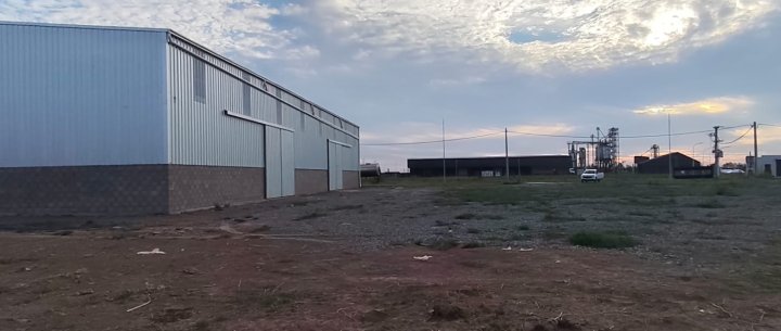 Galpones / Depósitos - General Lagos -  Alquiler