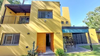 Casas - Funes - Venta