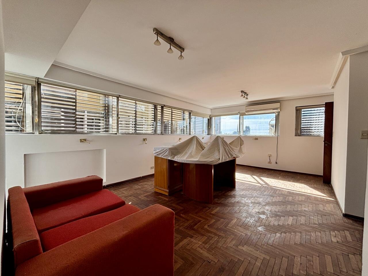 Departamento en VENTA, 3 dormitorios con COCHERA en NUEVA CORDOBA