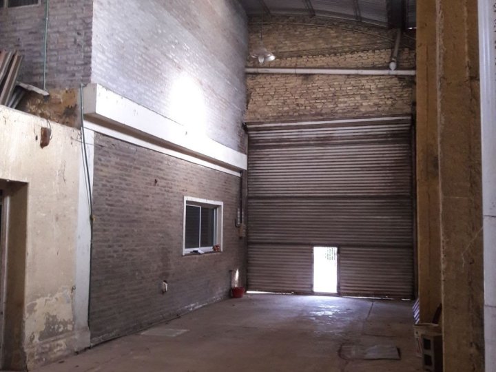 Galpones / Depósitos - Perez -  Alquiler