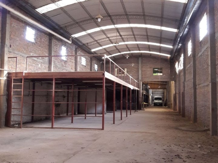 Galpones / Depósitos - Perez -  Alquiler