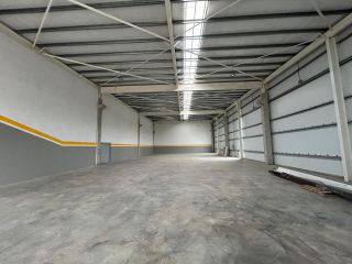 Galpones / Depósitos - Funes -  Alquiler