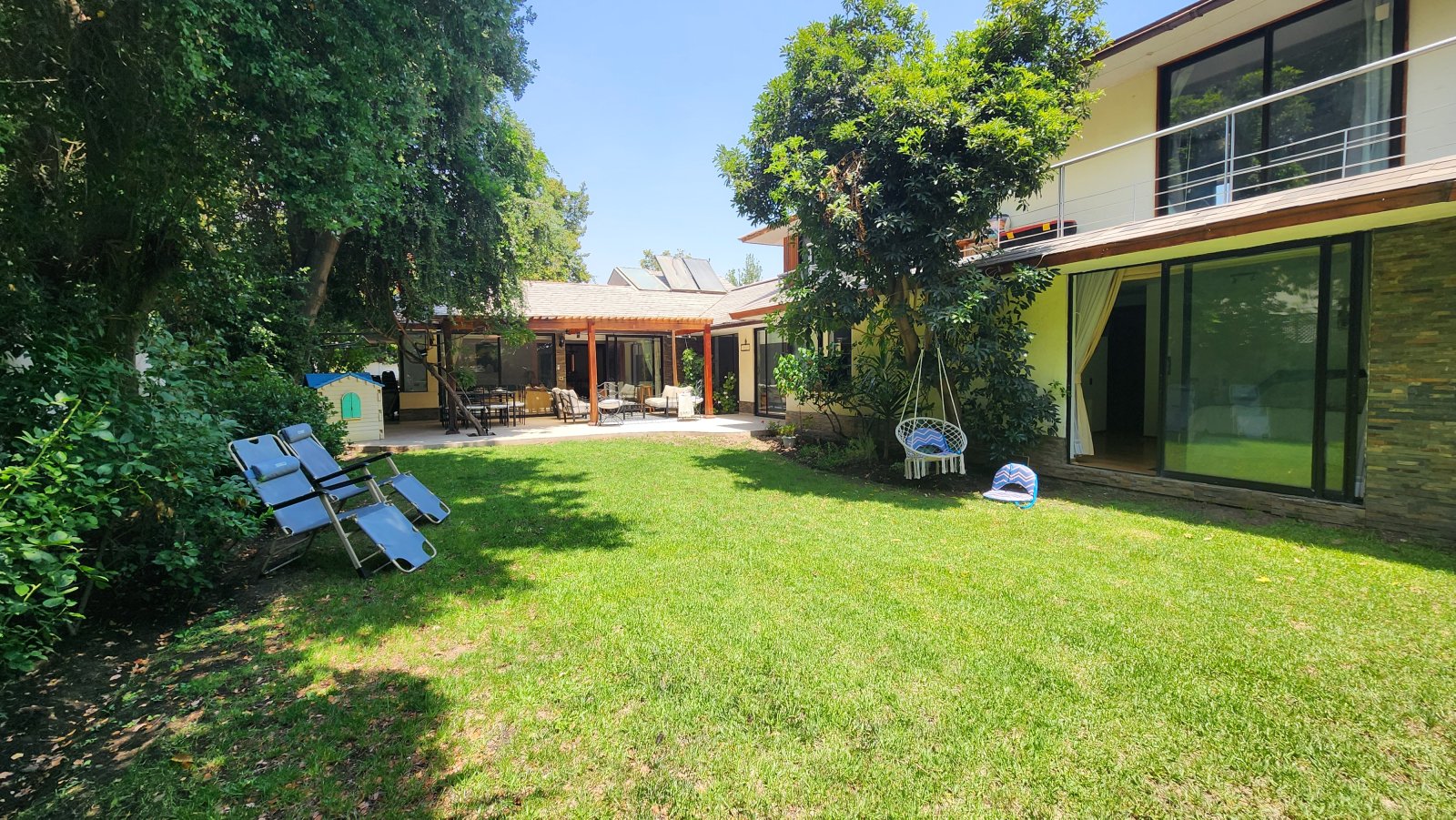 Casa en Venta San Damián / 4D + 4B + Estar + Escritorio + Servicios + 4 Estac.
