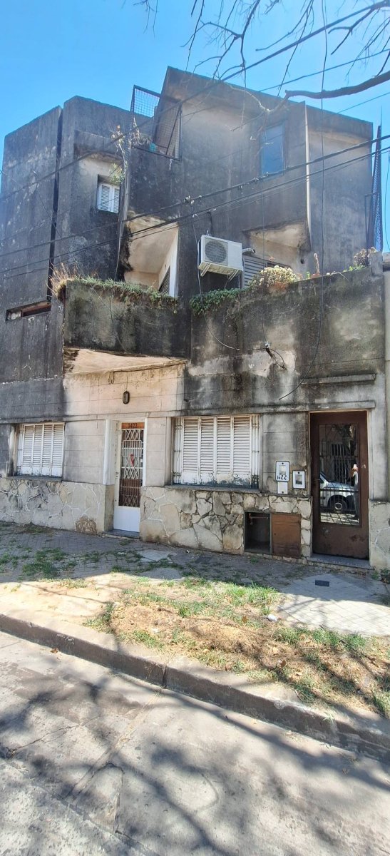 CASA PLANTA ALTA 3 DORMITORIOS- Barrio IndustrIal