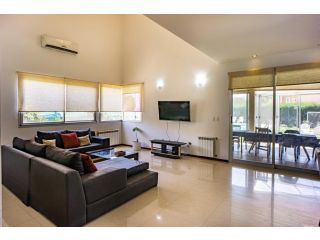 Casas - Funes -  Alquiler