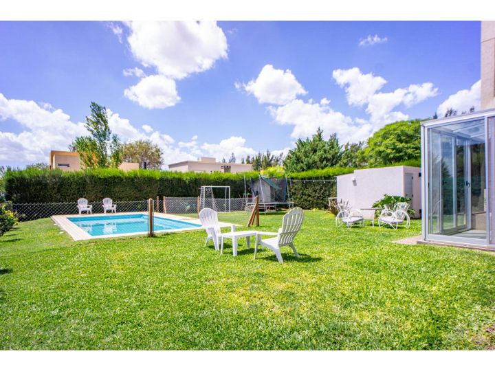 Casas - Funes -  Alquiler