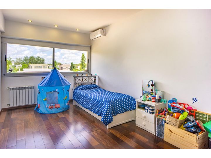 Casas - Funes -  Alquiler