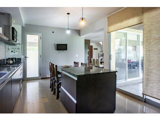 Casas - Funes -  Alquiler