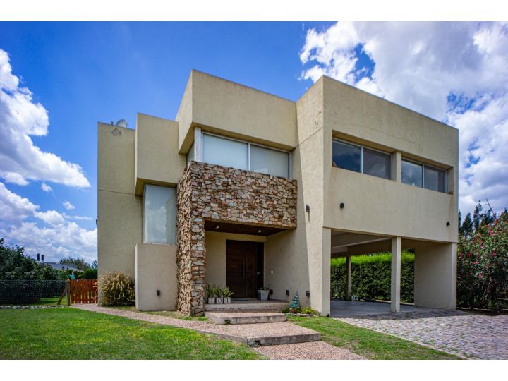 Casas - Funes -  Alquiler