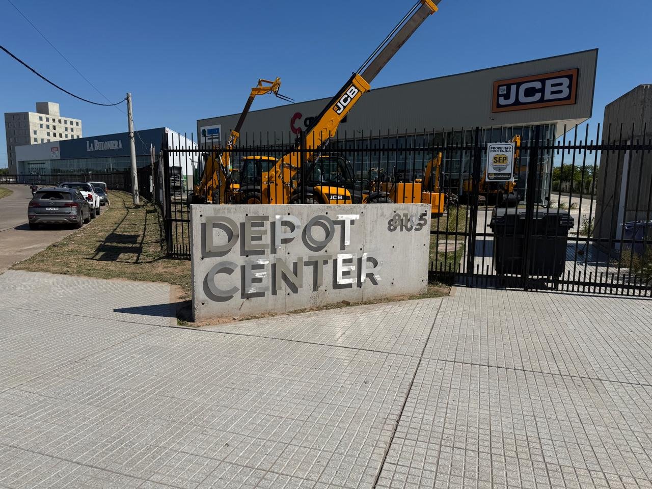 Juan Pablo II 8105 - 200 m2 - Depot Center - 5