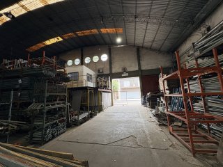 Galpones / Depósitos - LudueÑa ,est. - Alquiler