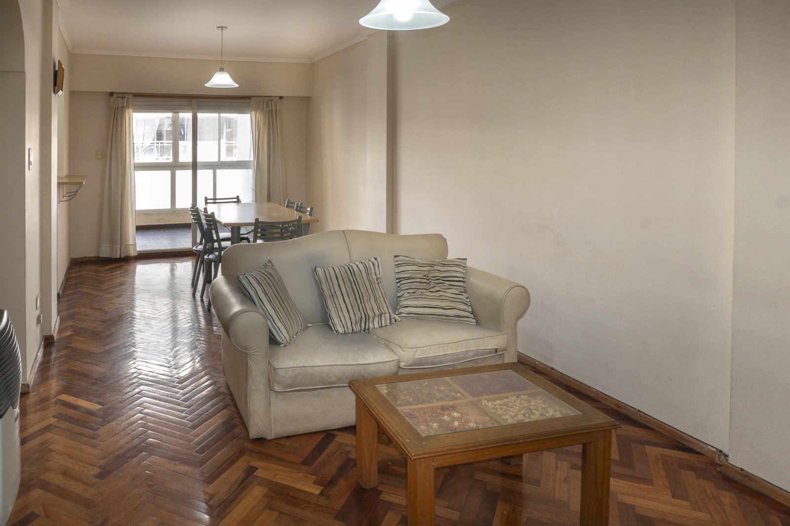 VENTA, Departamento 2 dormitiorios con cochera. En el Centro - 3