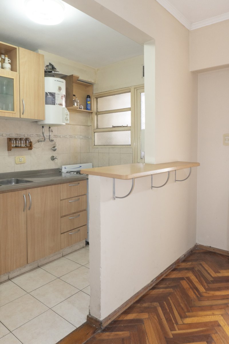 VENTA, Departamento 2 dormitiorios con cochera. En el Centro - 12