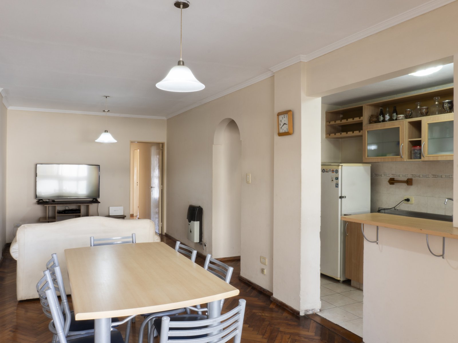 VENTA, Departamento 2 dormitiorios con cochera. En el Centro - 11