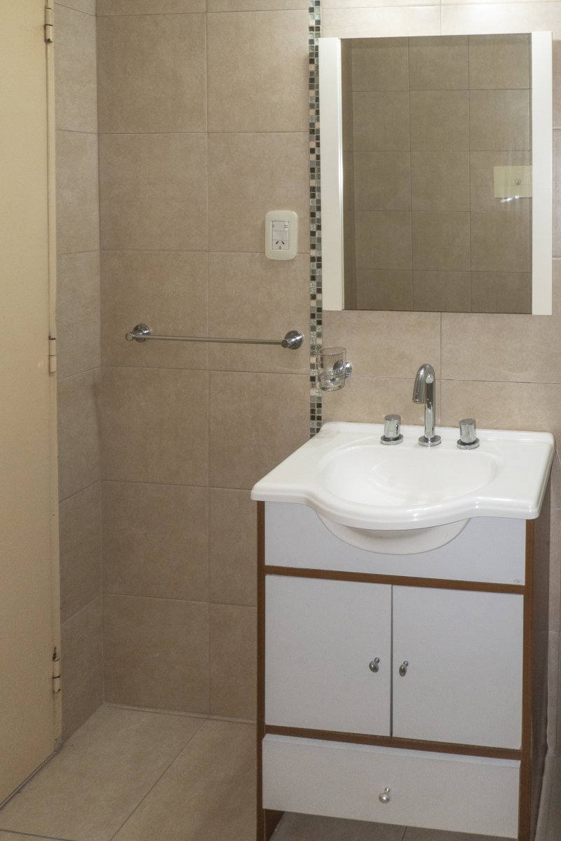 VENTA, Departamento 2 dormitiorios con cochera. En el Centro - 14