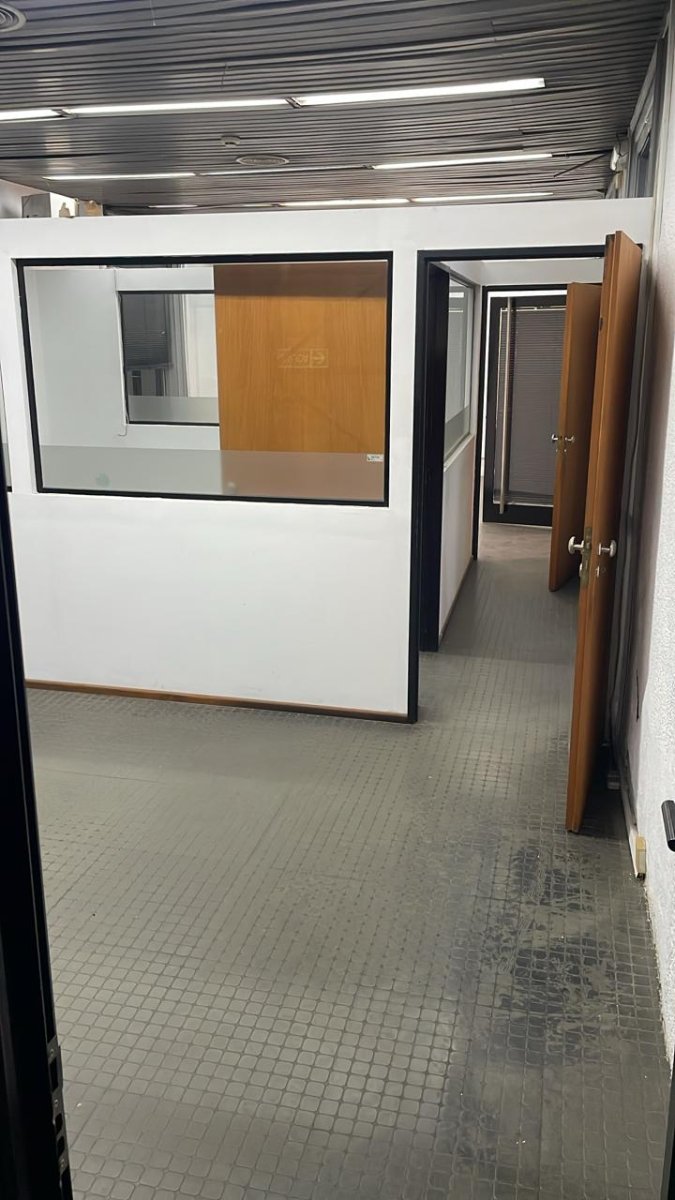 Alquiler Oficinas Rioja esq. Sarmiento: Ideal Institutos, Empresas y Oficinas — foto 4