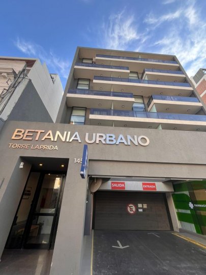 Laprida 100 Piso 4 Departamento C